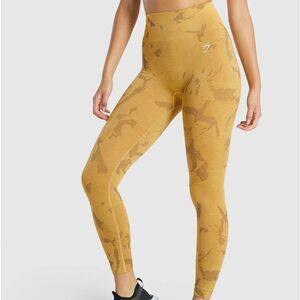 GYMSHARK ADAPT CAMO SEAMLESS‎ LEGGINGS SMALL NWT IN PACKAGING